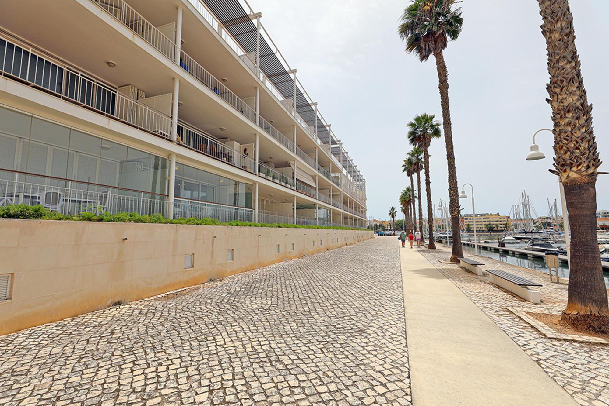 A65 - Marina Moor Apartment In Lagos Exterior photo